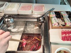 -海底捞火锅鲜切牛肉主题店(长寿路店)