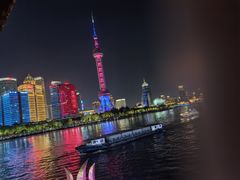 -黄浦江游览十六铺3号码头网红自助餐