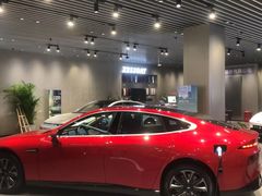 -小鹏汽车体验中心(苏州龙湖狮山天街店)