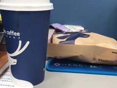 香草拿铁-瑞幸咖啡(艺树家工场店)