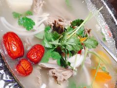 滋补羊肉汤-耶里夏丽·丝路新疆菜·清真食品(徐汇南丹东路臻选店)