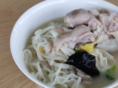 -雷祖芳老妈蹄花店