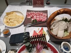 -红鼎豆捞·专注品质海鲜20年(宝丰路店)