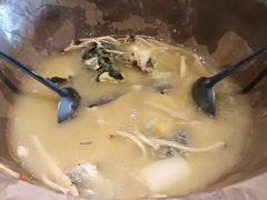 -山珍王国·云南野生菌石锅鱼