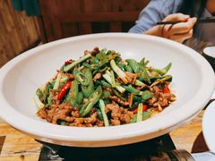 -老滇山寨•云南特色菜•地方菜•民族风情歌舞表演(金碧店)