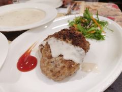 俄式煎肉饼-露西亚咖啡西餐厅(哈尔滨俄侨纪念馆店)