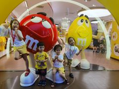 -m豆巧克力世界(上海世茂广场店)