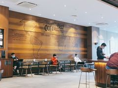 等位区-星巴克(武汉江夏中百广场店)