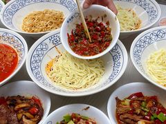 -李与白包子铺(桐梓林店)
