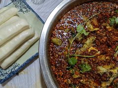 红汤水煮黄辣丁-陈胖子鱼庄(黄辣丁新津店)