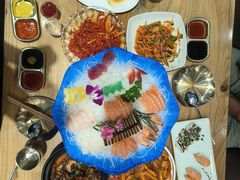 -青瓦餐厅·生鱼片·韩园烤肉(西塔店)