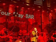-FOUR PLAY BAR