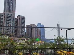 -冰冰龙虾·江湖菜·花园江景餐厅