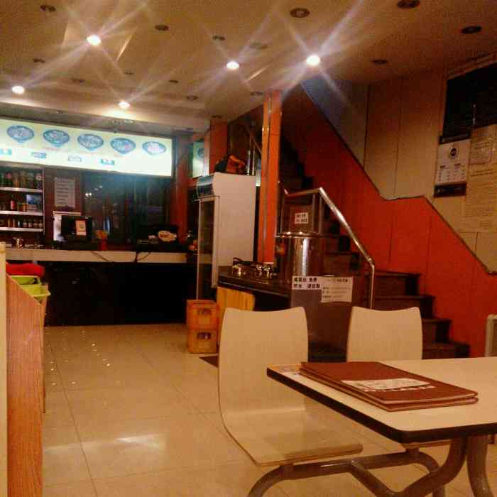 山西刀削面-"确实不是街头巷尾那种普通的小面馆,里面地.