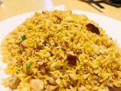 虾仁叉烧炒饭-喜鹊茶点.啫煲(车陂店)