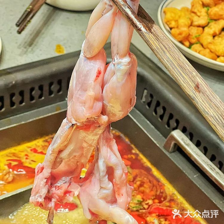 终于吃到了心心念念的巴奴毛肚火锅，不愧是福田火锅人气王🔥