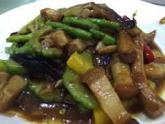 大猪烧肉焖粗斋-德烨酒家
