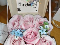 -花间阁鲜花气球连锁(两路口上清寺急市救中心店)