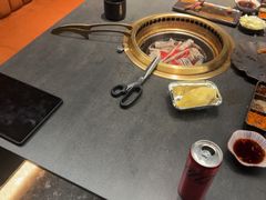 -铭牛烧肉·和牛海鲜自助(高新月牙湖店)