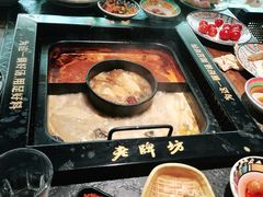 -老牌坊云南鱼豆花火锅(哈西万达店)