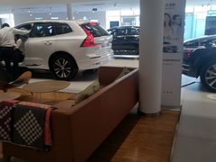 -杭州中沃沃尔沃4S店(滨江区店)