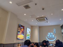 -小杨生煎(金山百联购物中心3楼店)