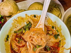 -李与白包子铺(桐梓林店)