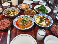 -蓝田九大碗民俗食府(蓝田店)