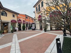 -佛罗伦萨小镇广佛名品奥特莱斯(疏港路店)