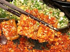 -何师烧烤Pro ·江湖川菜·小龙虾·精酿(太古里旗舰店)