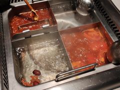 牛油麻辣锅底-海底捞火锅鲜切牛肉主题店(长寿路店)