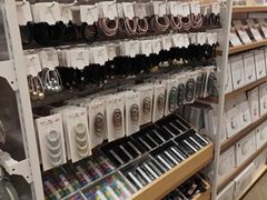 -名创优品(海珠乐峰广场店)