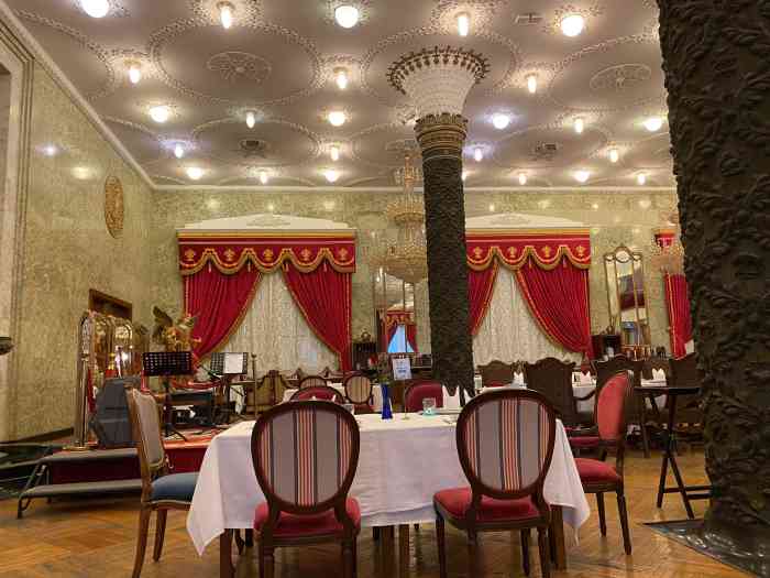 莫斯科餐厅-"头一次在老莫吃,尝到了鱼子酱,回味很香.