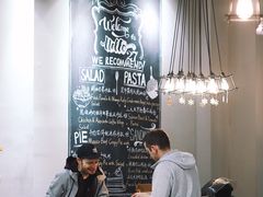 大堂-HELLO 27 意面·沙拉·帕尼尼