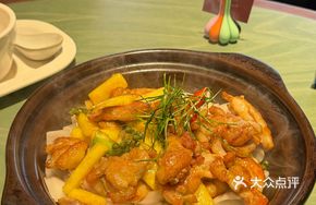 Sichuan Pepper and Olive Oil Pineapple Pan-Fried Chicken Stew