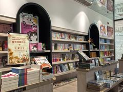 -钟书阁(群光广场店)