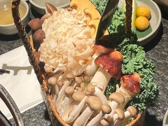 菌菇四宫格-三出山火锅(南京万象天地店)
