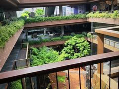 -瑞虹新天地月亮湾