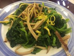 鸡蛋干拌菠菜-宏状元现熬粥·京味菜(黄寺大街店)