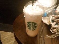 -星巴克臻选(南京金茂览秀城店)