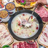 答应我❗️来南昌一定要试试这铁缸毛肚炒饭…