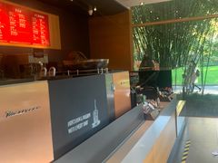 -星巴克(西藏路店)