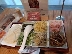 -野山舂·贵州现舂酸汤火锅(鸿通城店)