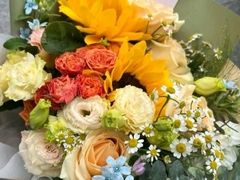 -何兮花店·气球派对鲜花店(马桥银春路万科城店)