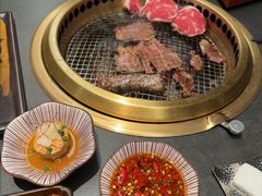 -铭牛烧肉·和牛海鲜自助(高新月牙湖店)