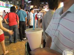 -六合夜市