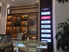 -回瑞眼镜·蔡司·依视路官方授权店(广益路万达店)