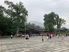 -峨眉山报国寺