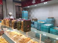 面包甜点陈列柜-红房子西点(南京东路店)