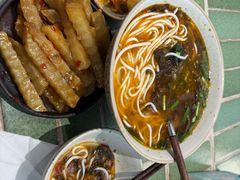 -粉八·云南米线·建水烧烤(常熟路店)